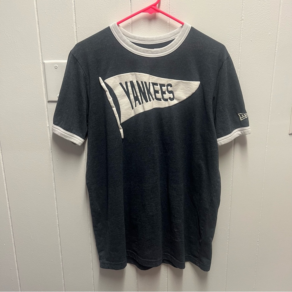 New York Yankees Pennant T-Shirt - Navy Medium New Era